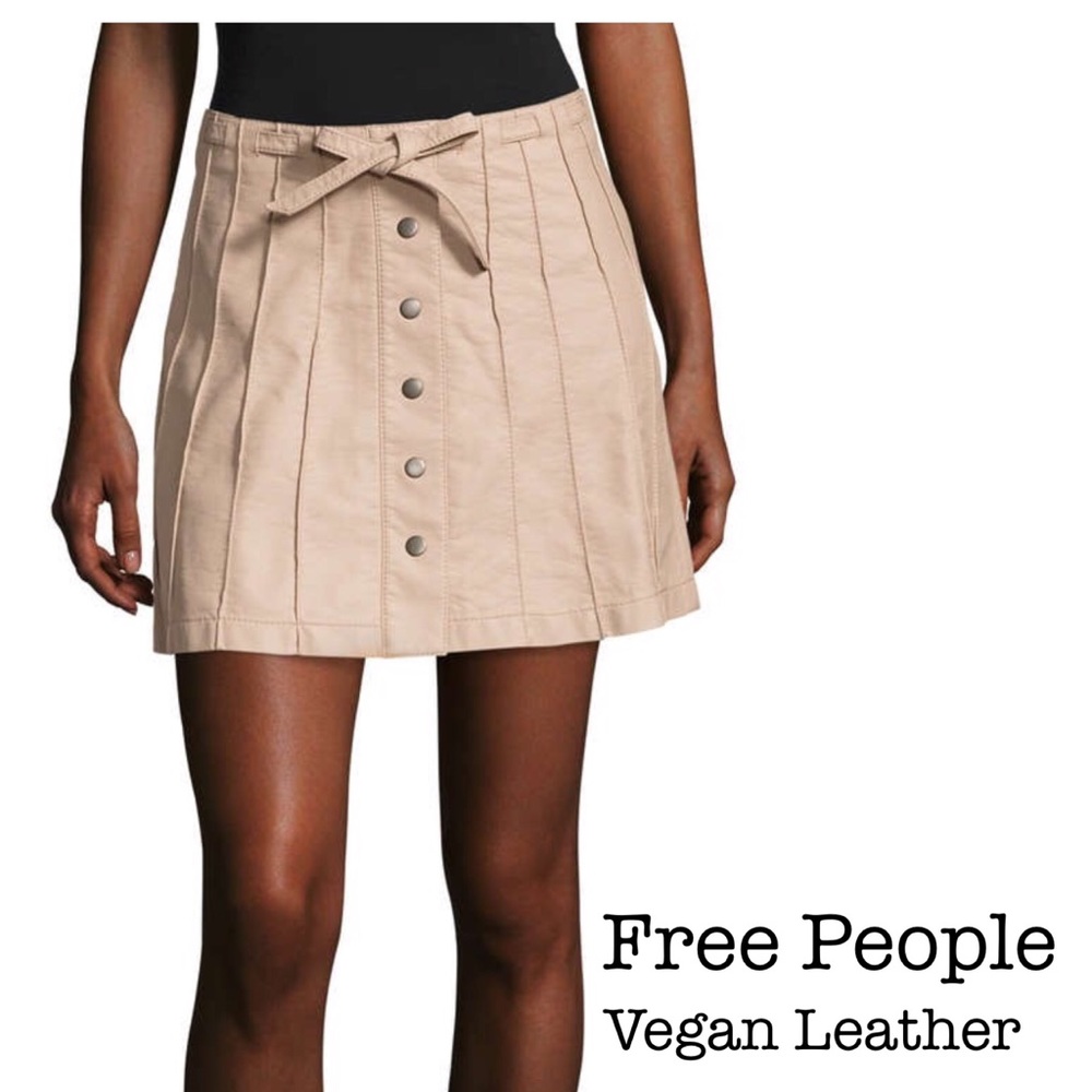 🔴 FREE PEOPLE Vegan Leather Mini Skirt NWT size 10 Tan Beige